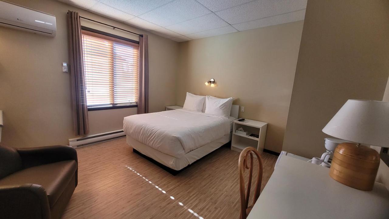 Hotel Aquamer Carleton-sur-Mer Εξωτερικό φωτογραφία