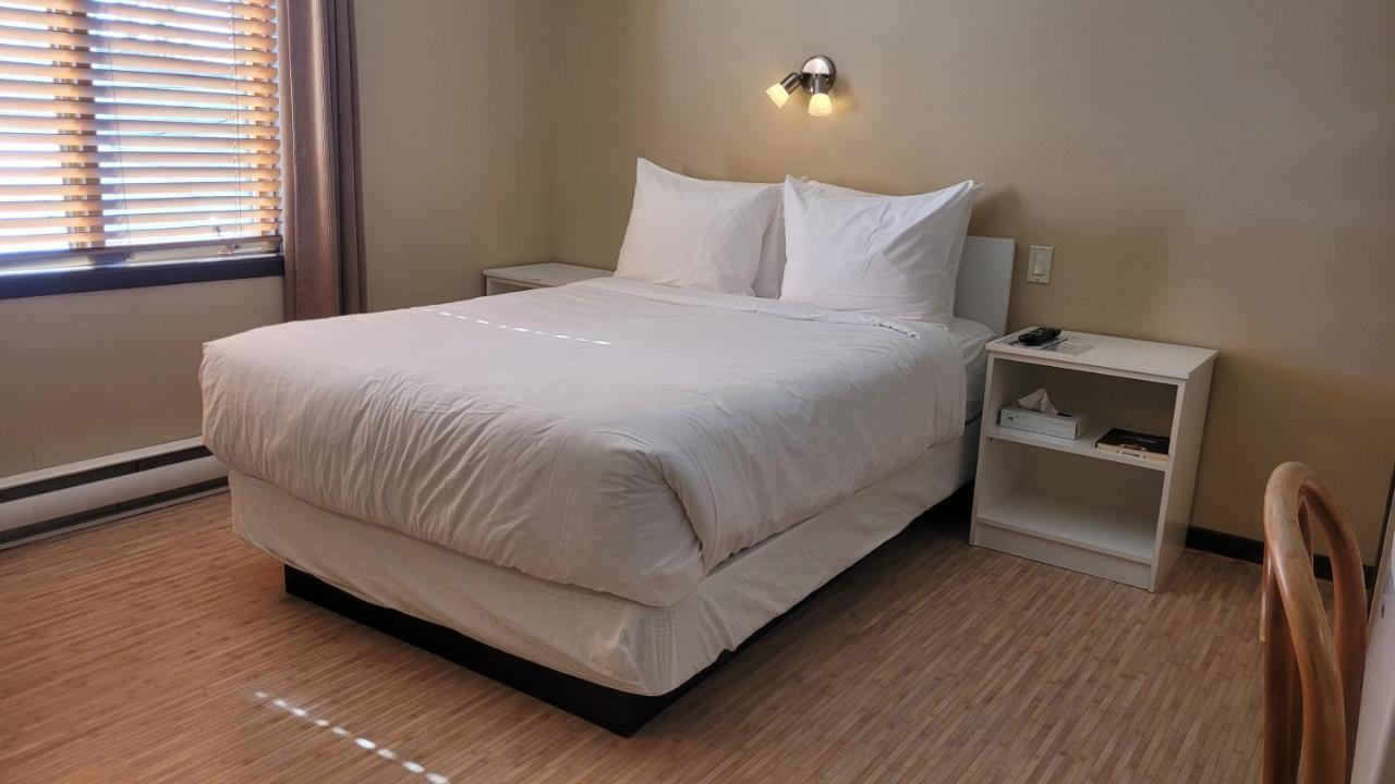 Hotel Aquamer Carleton-sur-Mer Εξωτερικό φωτογραφία